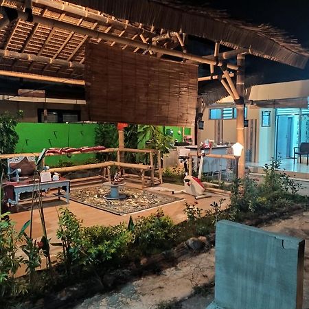 Robiu Homestay Banyuwangi  Luaran gambar