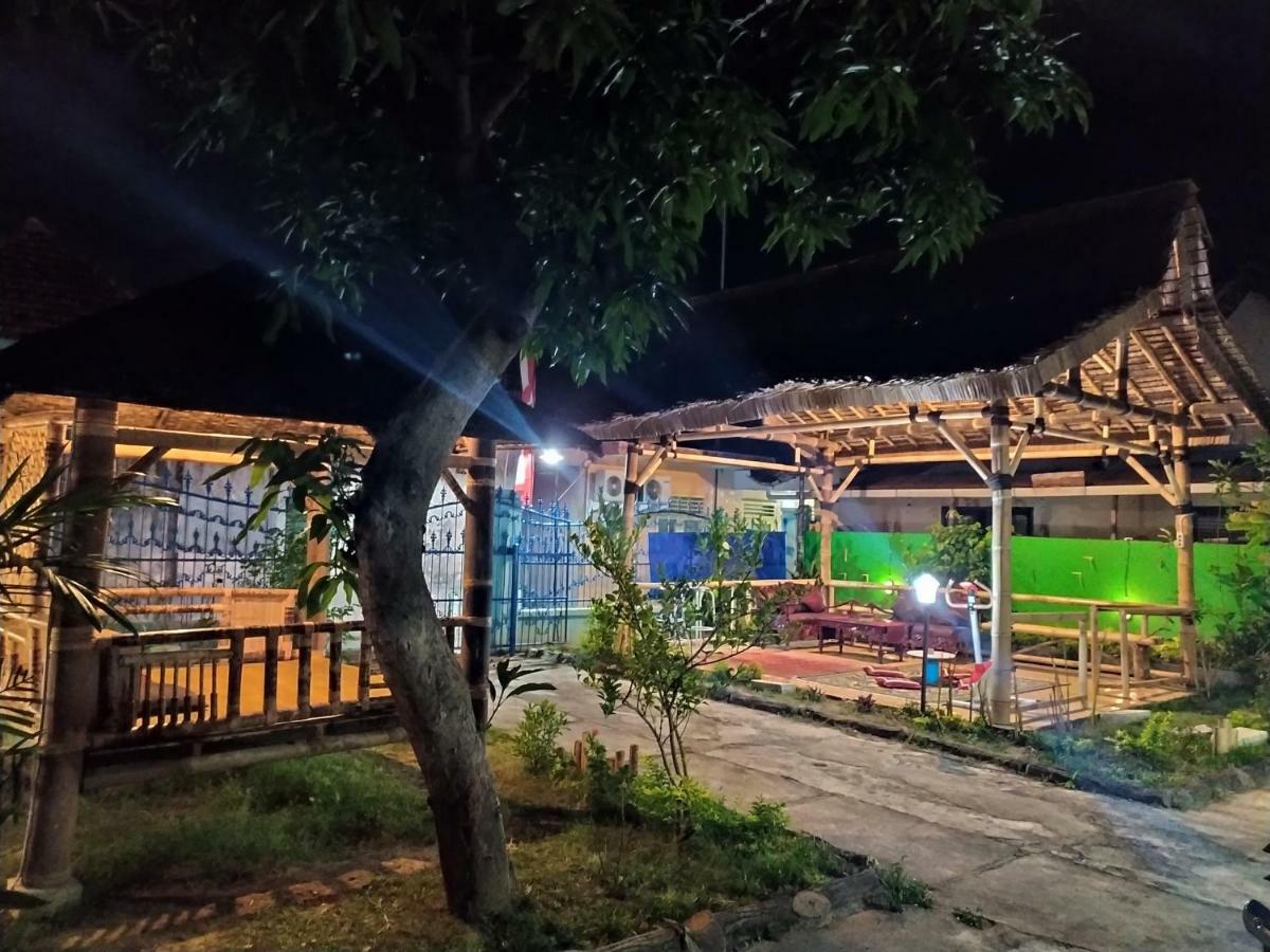 Robiu Homestay Banyuwangi  Luaran gambar
