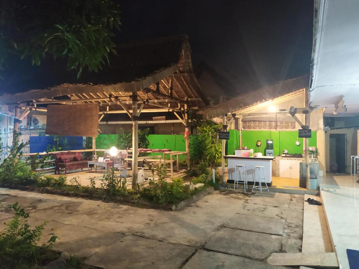 Robiu Homestay Banyuwangi  Luaran gambar