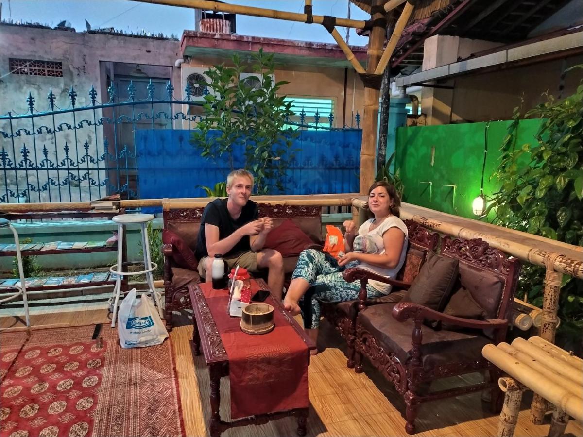 Robiu Homestay Banyuwangi  Luaran gambar