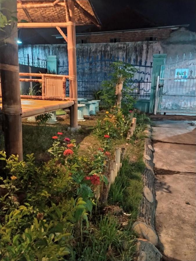 Robiu Homestay Banyuwangi  Luaran gambar
