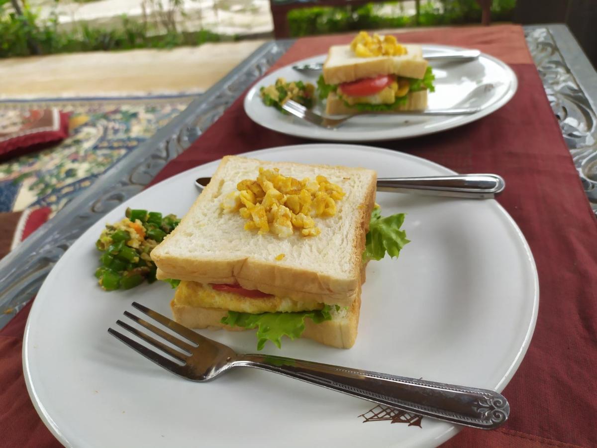 Robiu Homestay Banyuwangi  Luaran gambar